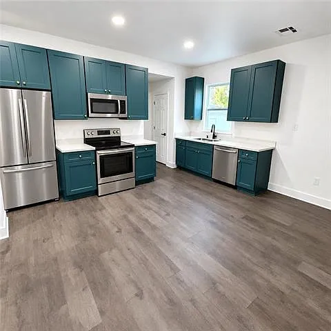 2 bed, 1.5 bath, 920 sqft, $1,650 — Photo 2