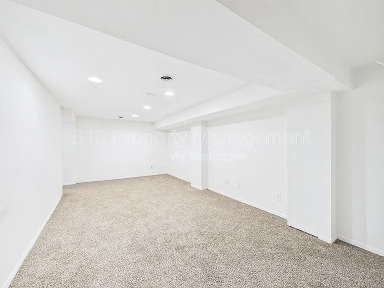 622 Christopher St — Photo 34