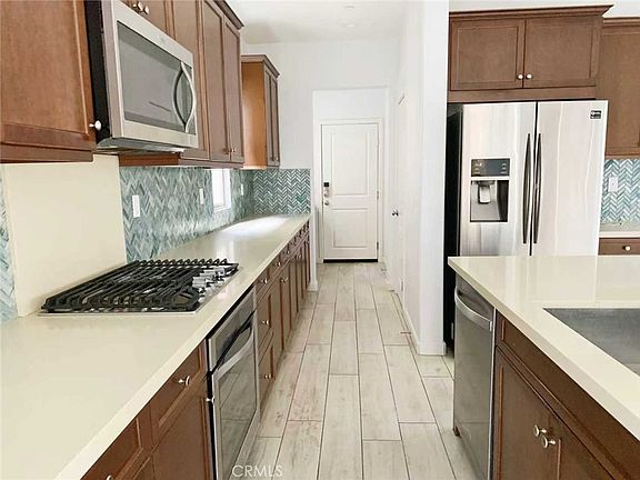 3rd image of 15769 Begonia Ave