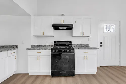 950 W 7th St #3 Photo 1