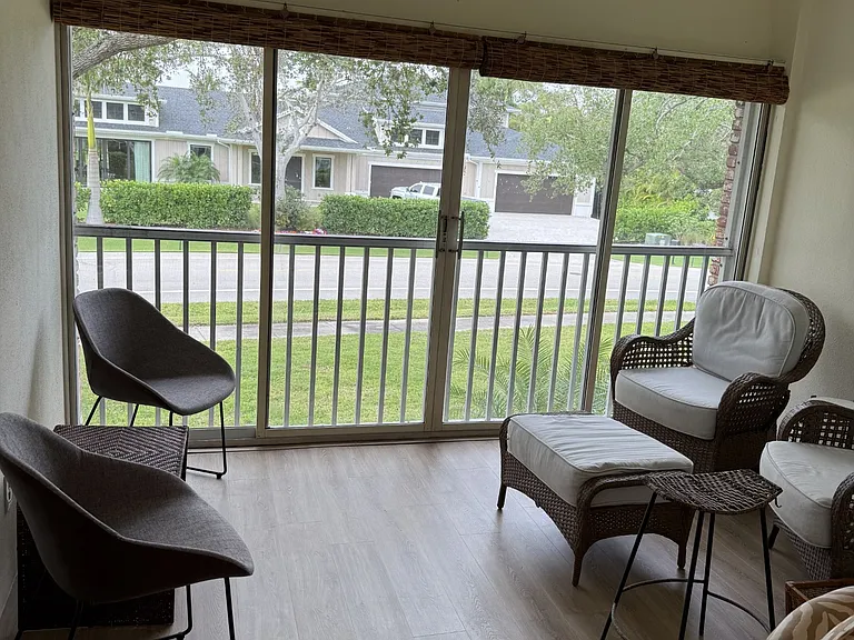 1900 Alamanda Dr #202 — Photo 13