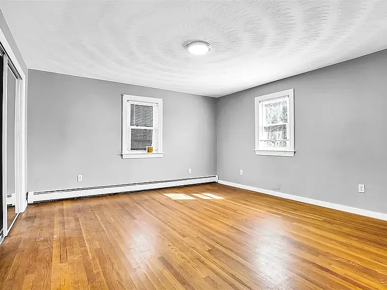 196 Grafton St — Photo 19