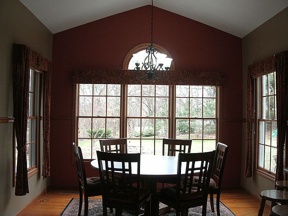 Breakfast Area next to Kitchen