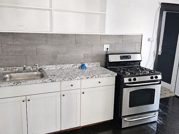 2nd image of 17 Holland St