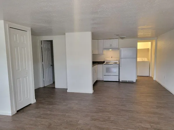 1906 Deming Dr Unit 3, Mount Pleasant, MI 48858