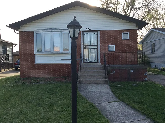 324 Madison Ave photo 1