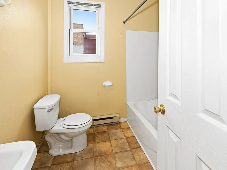 315 N 14th Ave E #1 — Photo 14