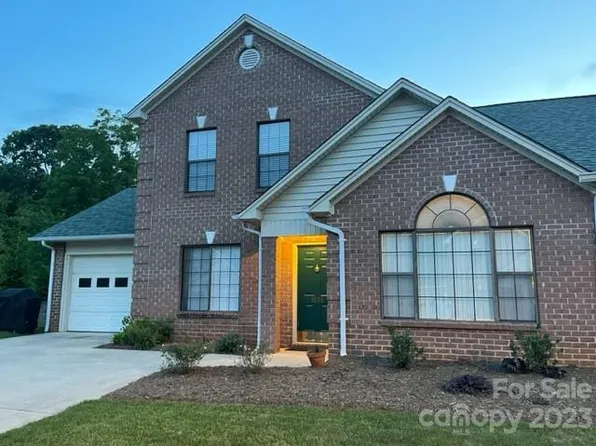 1656 20th Avenue Ct NE, Hickory, NC 28601