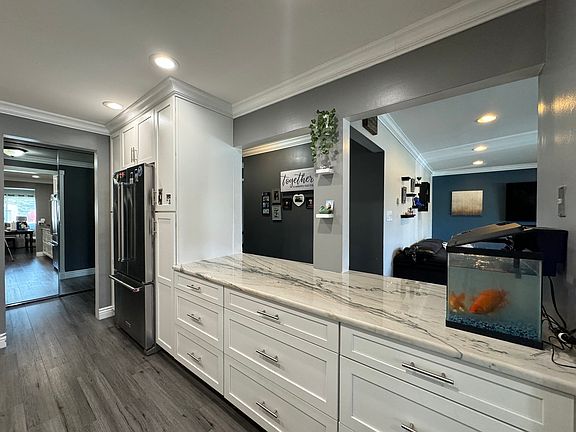3rd image of 2622 N Windsor Dr Unit 103