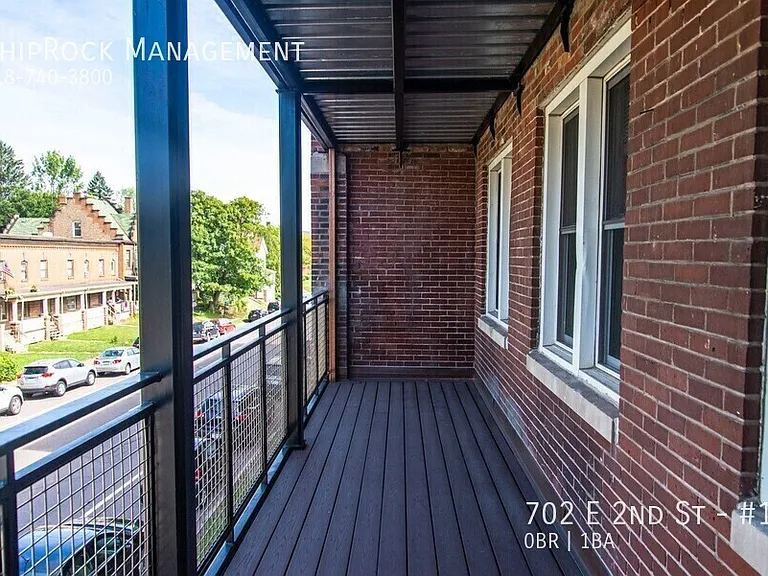 702 E 2nd St #17 — Photo 8