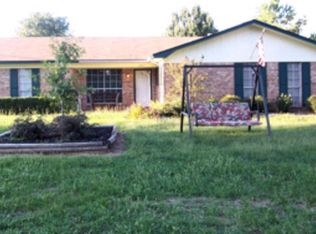 1805 W Point Tap Rd, Palestine, TX 75803