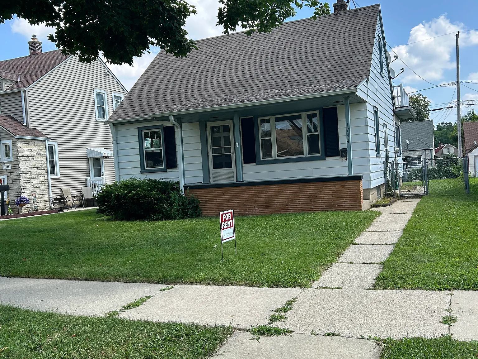 3 bed, 1404 sqft, $2,100 — Photo 1