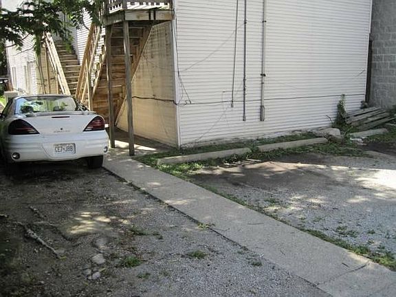 2nd image of 1617 N Hudson Ave