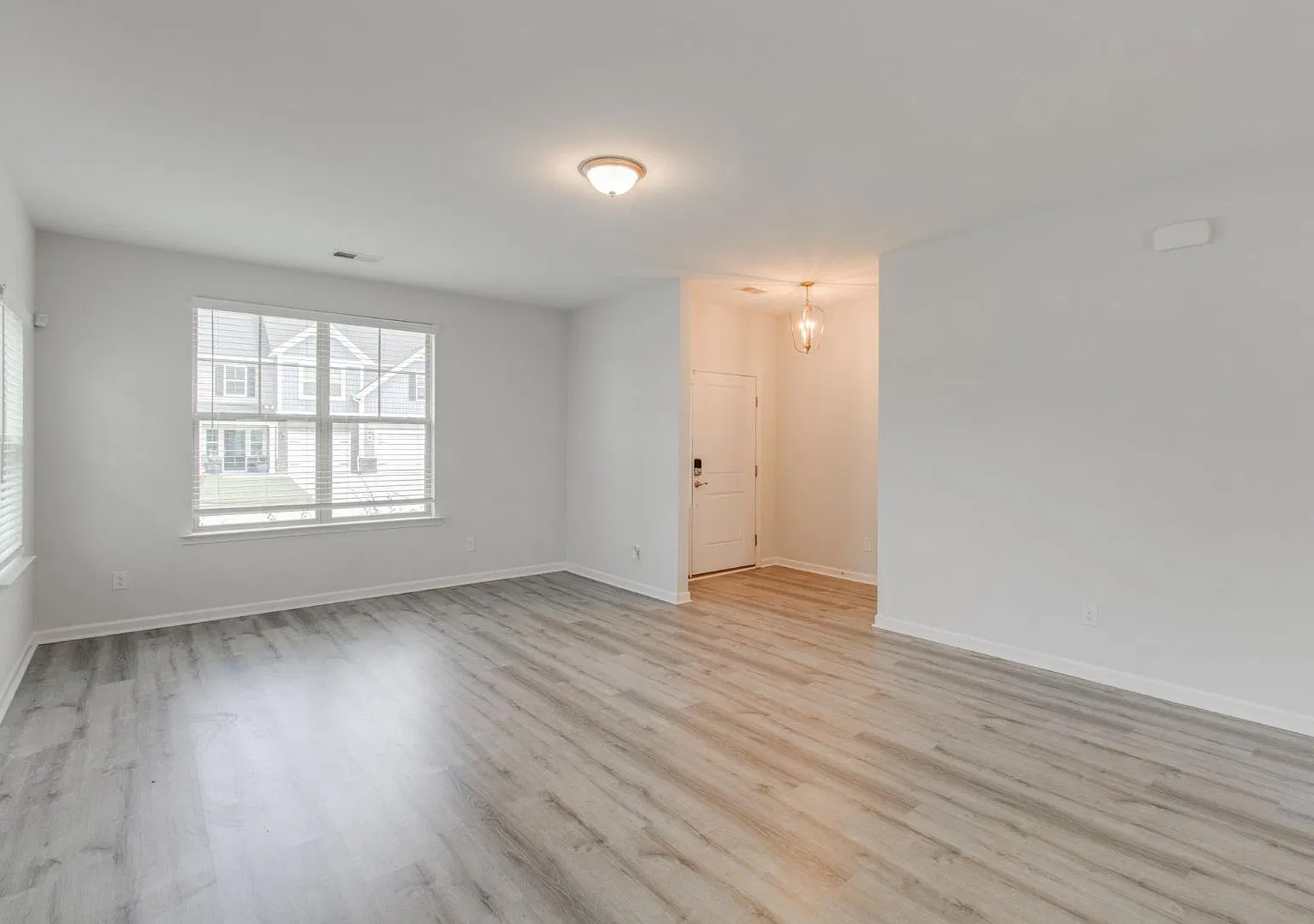 1038 Turtle Stone Rd — Photo 3