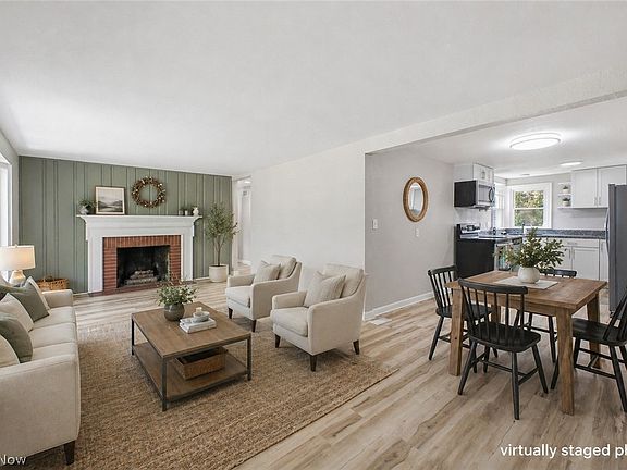 2nd image of 3232 Bears Den Rd