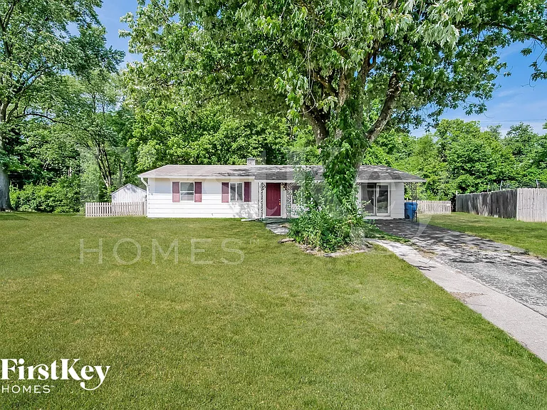 4315 Standish Dr — Photo 1