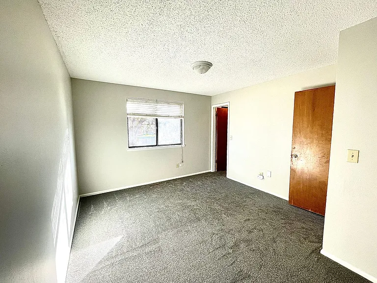 3410 W 17th Street Rd — Photo 24