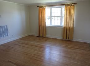 5th image of 395 Carmel Hl