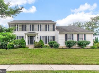 408 Steeplechase Ct, Hanover, PA 17331