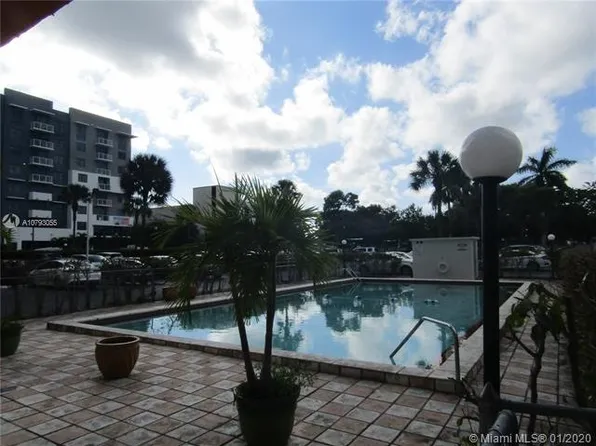 2075 NE 164th St, North Miami Beach, FL