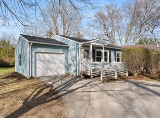 2 Arthur Ct, South Burlington, VT 05403