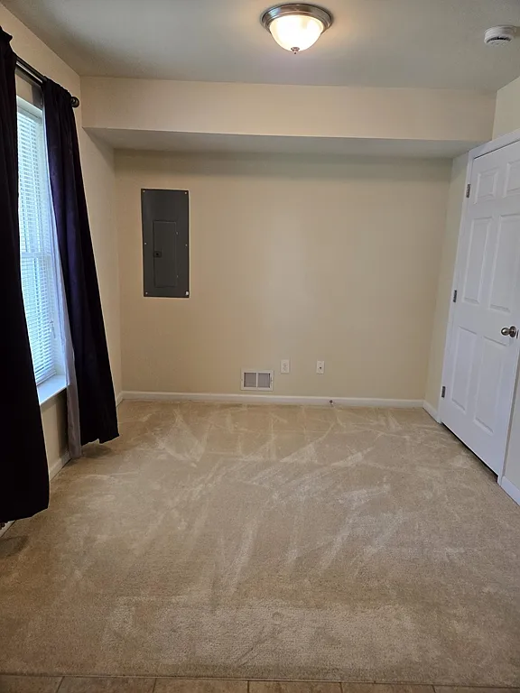 3 bed, 2.5 bath, 1825 sqft, $2,200 — Photo 3