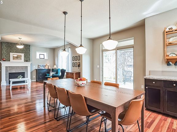 3rd image of 4605 NE 12th Ct