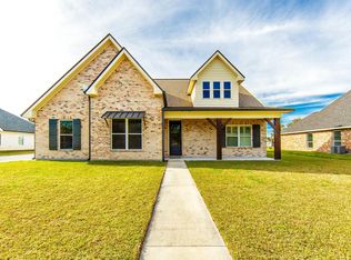 306 Grand Lakes Dr, Thibodaux, LA 70301