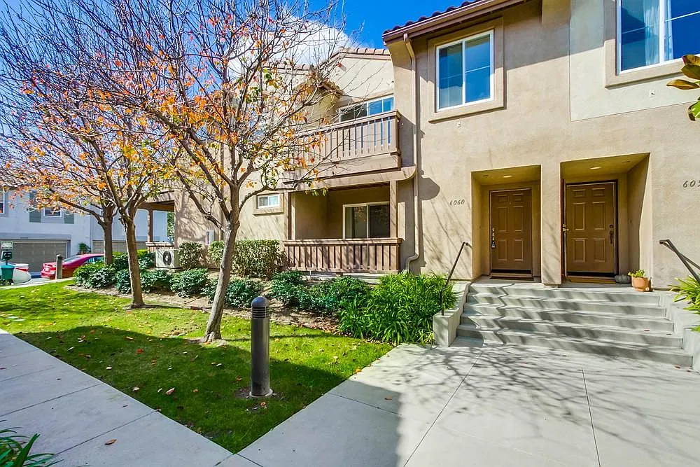 3 bed, 1044 sqft, $3,300 — Photo 1