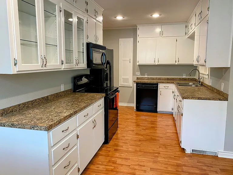 3825 Hubby Ave — Photo 16