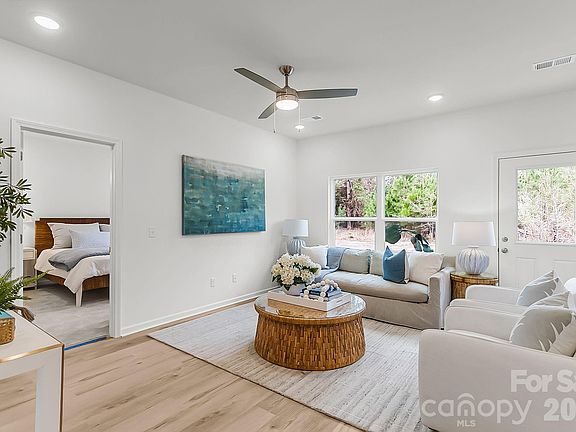 2nd image of 13917 Stillwood Pl