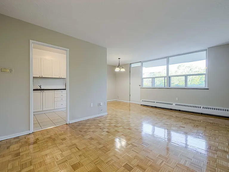 205 Cosburn Ave — Photo 11