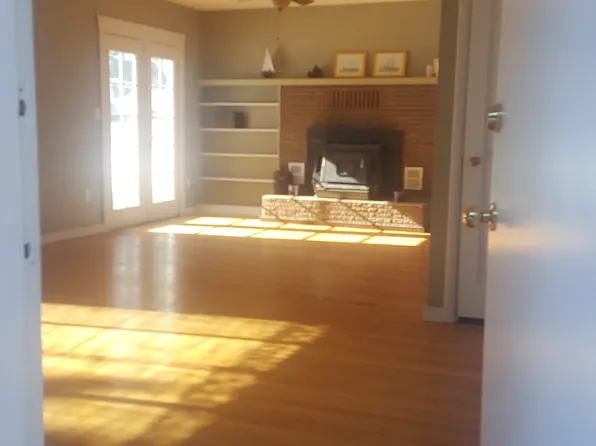 104 W Grandview Ave, Sunnyside, WA 98944