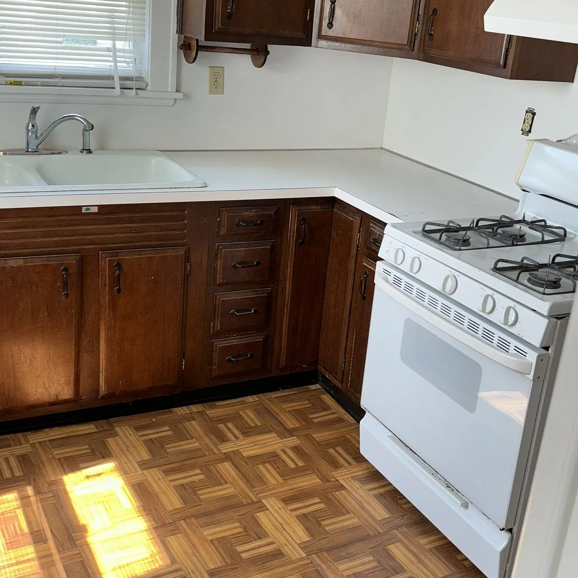 401 Clayton Ave — Photo 3