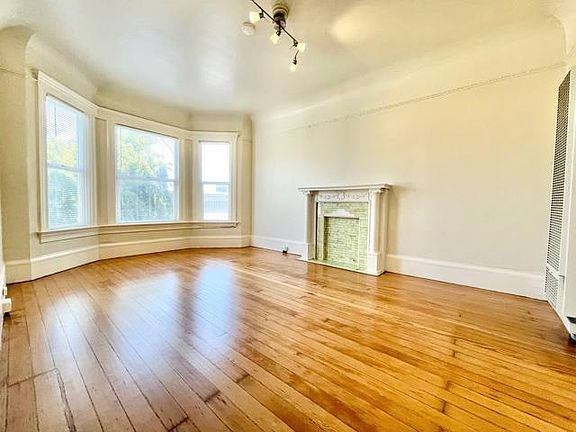 2nd image of 276 Carl St #1/2