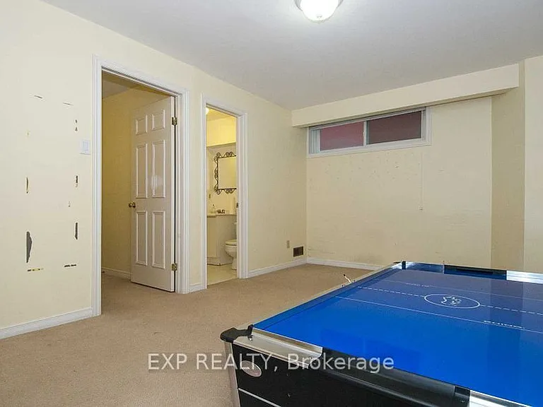 220 Viewmount Ave — Photo 35