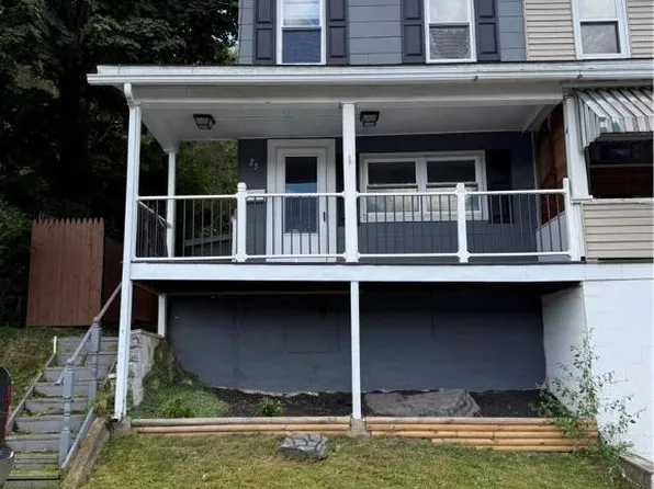25 E Railroad St, Nesquehoning, PA 18240