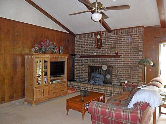 2nd image of 1704 Briar Meadow Dr