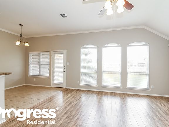 3rd image of 514 Azalea Dr