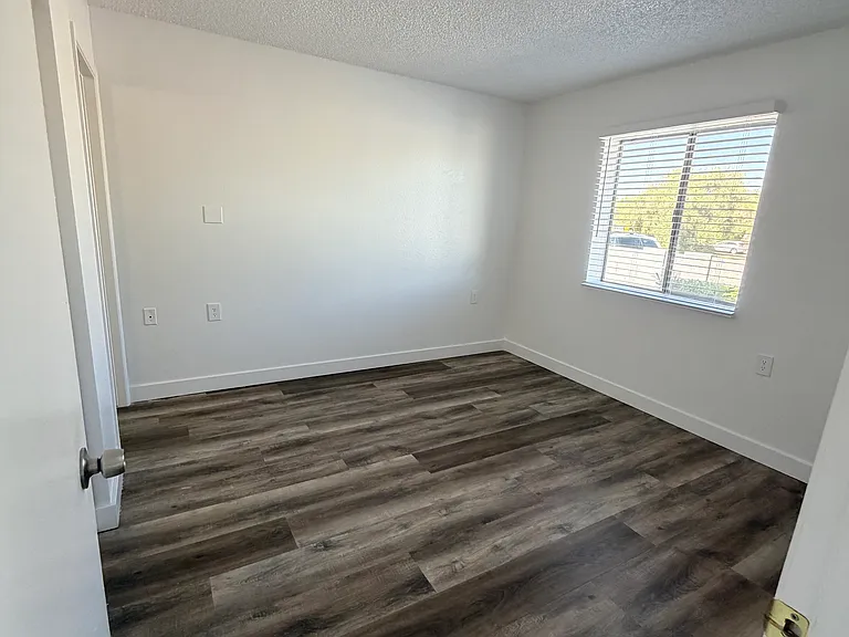 Flats at Granite Reef — Photo 10