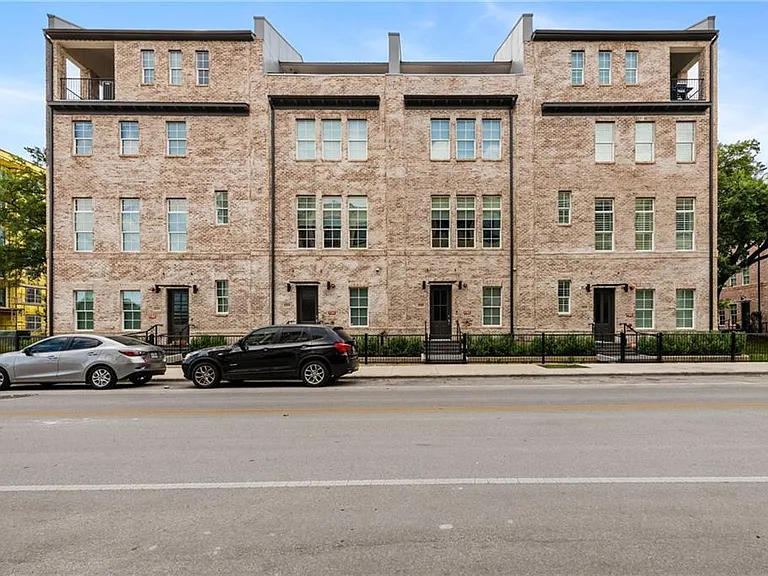 1305 Town Creek Dr #5 — Photo 2