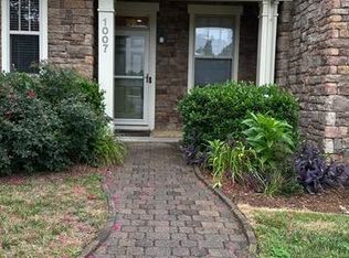1007 Freeport Dr, Cary, NC 27519