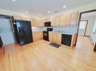 1216 Hope St, Stamford, CT 06907