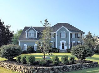 5 Devonshire Pl, Andover, MA 01810