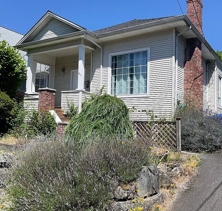 1st image of 5214 Woodlawn Ave N #Adu