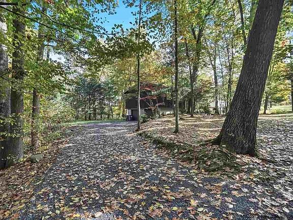 5th image of 3 Lauretta Dr
