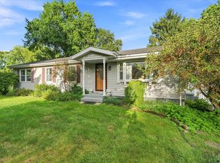 808 Warren St, Henry, IL 61537