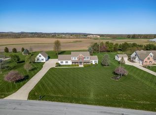 4645 Meadowgrove Dr NW, Carroll, OH