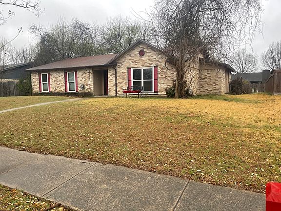 2nd image of 1154 Meadow Creek Dr