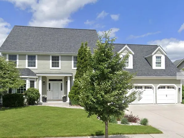 N32W7332 Lincoln BOULEVARD, Cedarburg, WI 53012